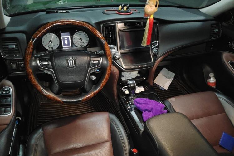 Used Toyota Crown 2018 2.0T Sport Edition Center Console