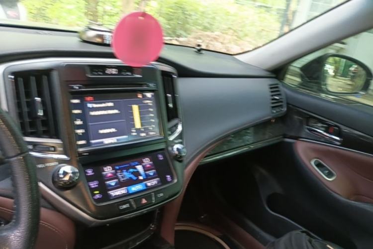 Used Toyota Crown 2018 2.0T Sport Edition Center Console