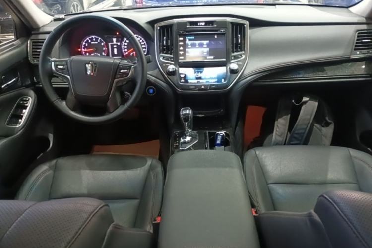 Used Toyota Crown 2018 2.0T Fashion Edition Center Console