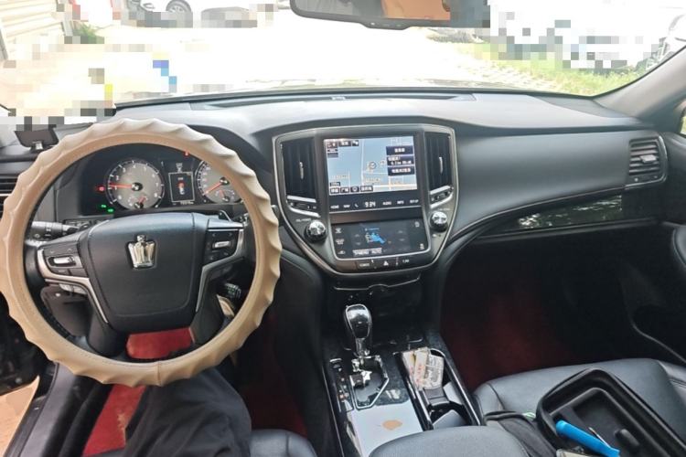 Used Toyota Crown 2018 2.0T Premium Edition Center Console