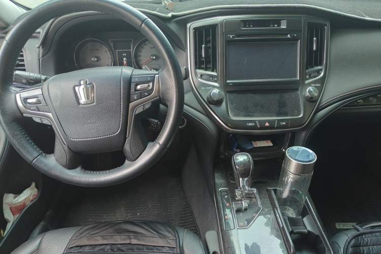 Used Toyota Crown 2018 2.0T Fashion Edition Center Console