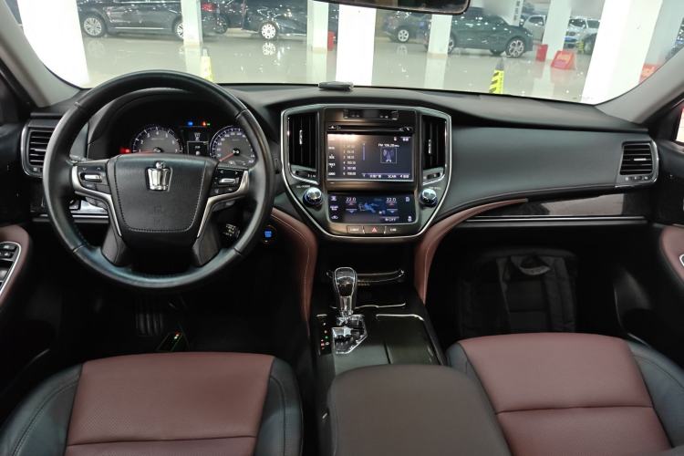 Used Toyota Crown 2018 2.0T Sport Edition Center Console
