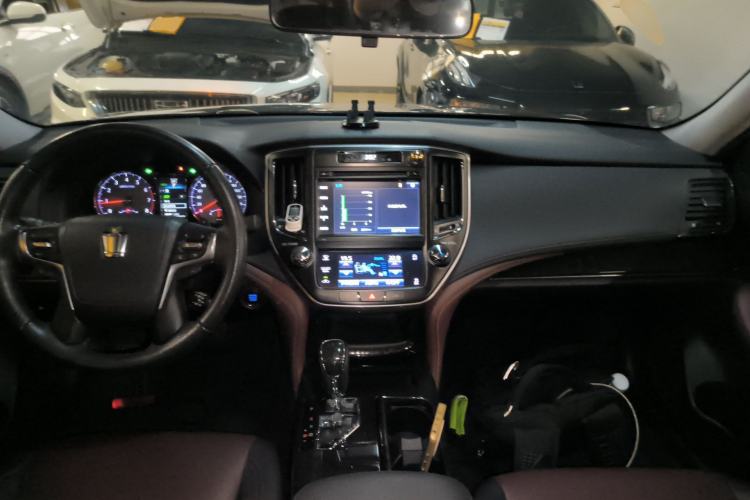 Used Toyota Crown 2018 2.0T Sport Edition Center Console