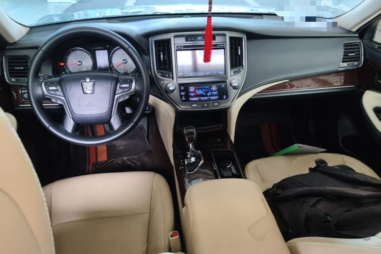 Used Toyota Crown 2018 2.0T Fashion Edition Center Console