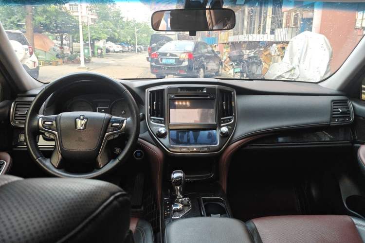 Used Toyota Crown 2018 2.0T Sport Edition Center Console