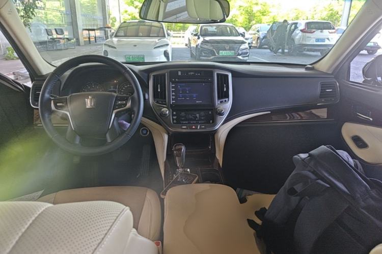 Used Toyota Crown 2018 2.0T Fashion Edition Center Console
