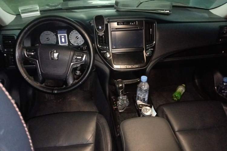 Used Toyota Crown 2018 2.0T Fashion Edition Center Console