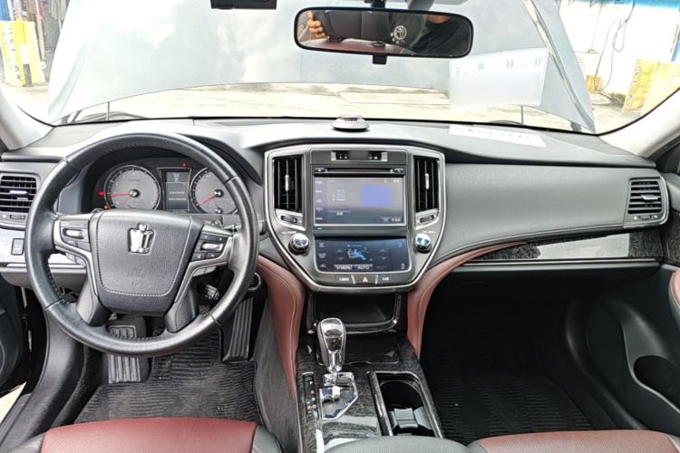 Used Toyota Crown 2018 2.0T Sport Edition Center Console