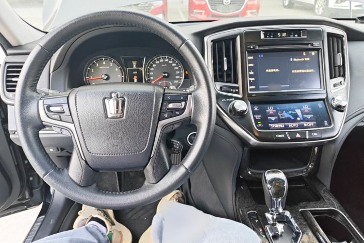 Used Toyota Crown 2018 2.0T Fashion Edition Center Console