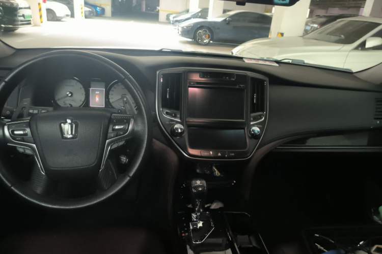 Used Toyota Crown 2018 2.0T Sport Edition Center Console