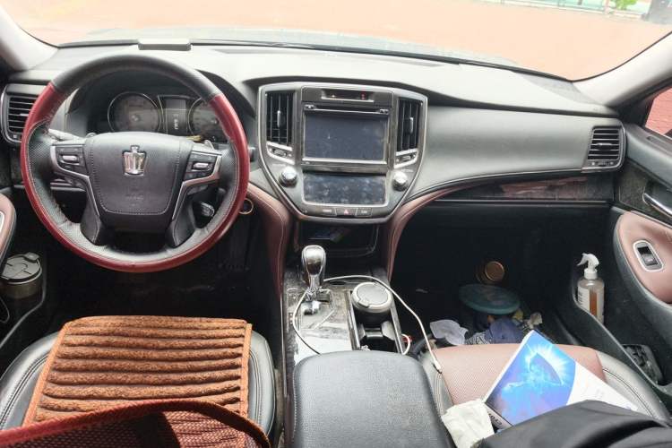Used Toyota Crown 2018 2.0T Sport Edition Center Console