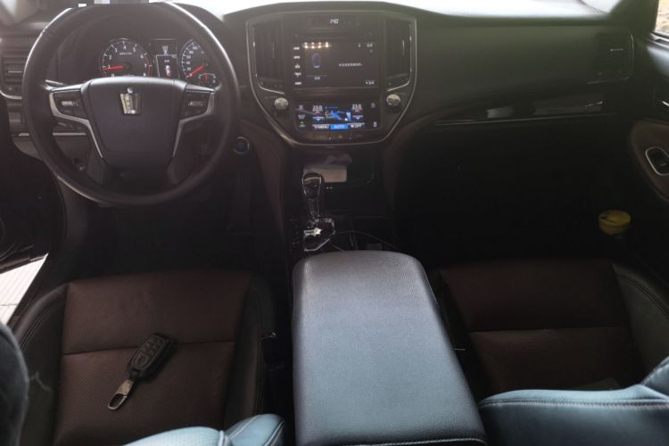 Used Toyota Crown 2018 2.0T Sport Edition Center Console
