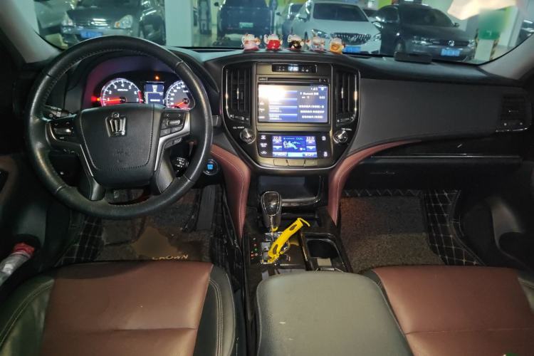 Used Toyota Crown 2018 2.0T Sport Edition Center Console