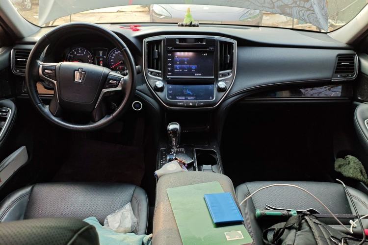 Used Toyota Crown 2018 2.0T Fashion Edition Center Console