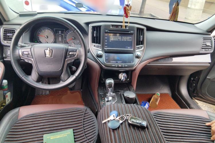 Used Toyota Crown 2018 2.0T Sport Edition Center Console
