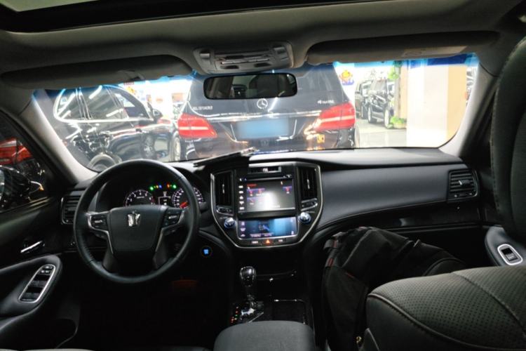 Used Toyota Crown 2018 2.0T Fashion Edition Center Console