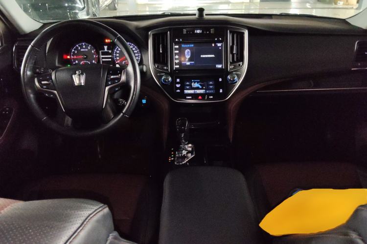 Used Toyota Crown 2018 2.0T Sport Edition Center Console