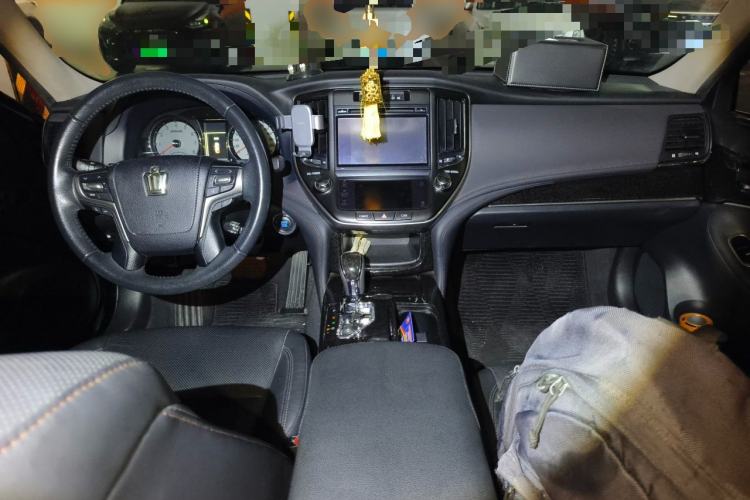 Used Toyota Crown 2018 2.0T Fashion Edition Center Console