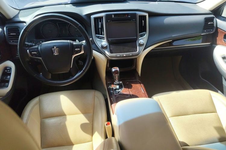 Used Toyota Crown 2018 2.0T Fashion Edition Center Console