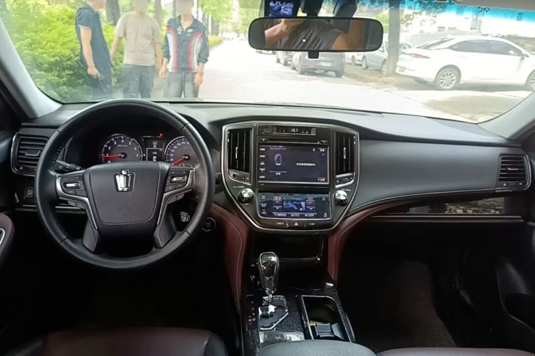 Used Toyota Crown 2018 2.0T Sport Edition Center Console