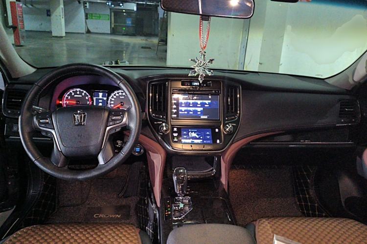 Used Toyota Crown 2018 2.0T Sport Edition Center Console