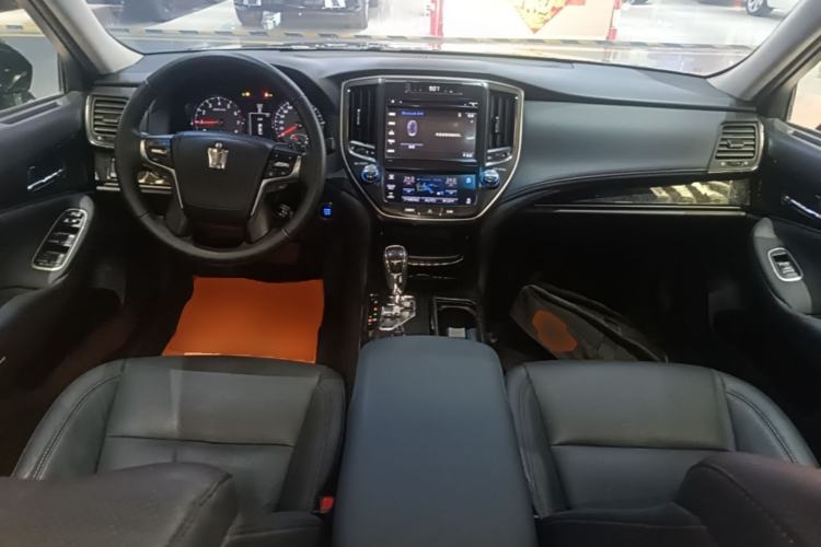 Used Toyota Crown 2018 2.0T Fashion Edition Center Console