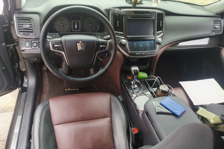 Used Toyota Crown 2018 2.0T Sport Edition Center Console