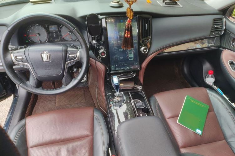 Used Toyota Crown 2018 2.0T Sport Edition Center Console