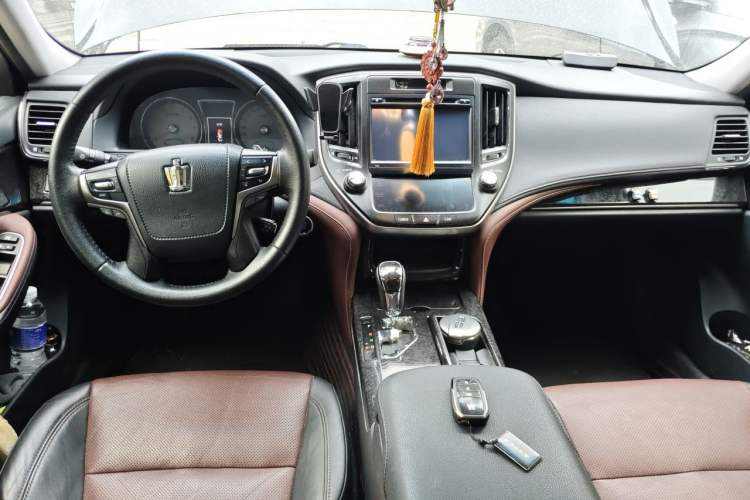 Used Toyota Crown 2018 2.0T Sport Edition Center Console