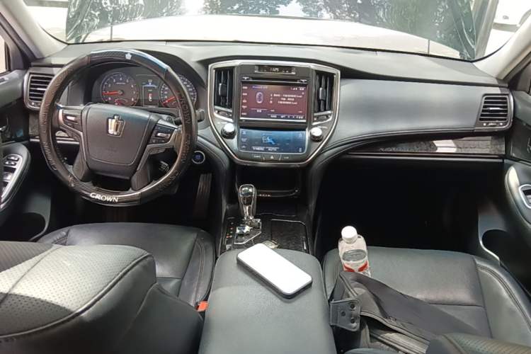 Used Toyota Crown 2018 2.0T Fashion Edition Center Console