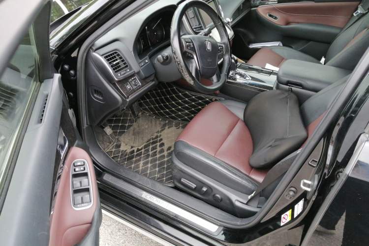 Used Toyota Crown 2018 2.0T Sport Edition Driver Seat