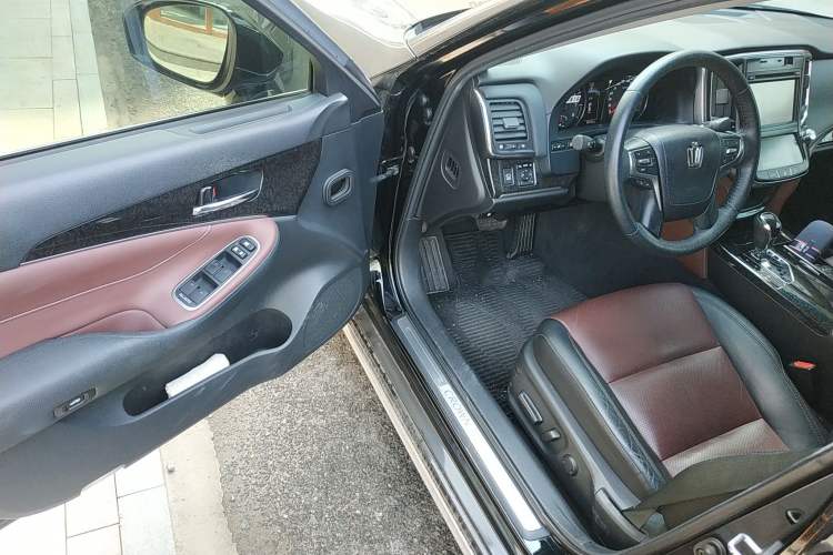 Used Toyota Crown 2018 2.0T Sport Edition Driver Seat