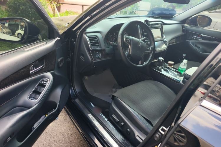 Used Toyota Crown 2018 2.0T Fashion Edition Driver Seat