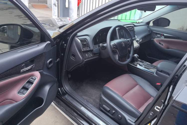 Used Toyota Crown 2018 2.0T Sport Edition Driver Seat
