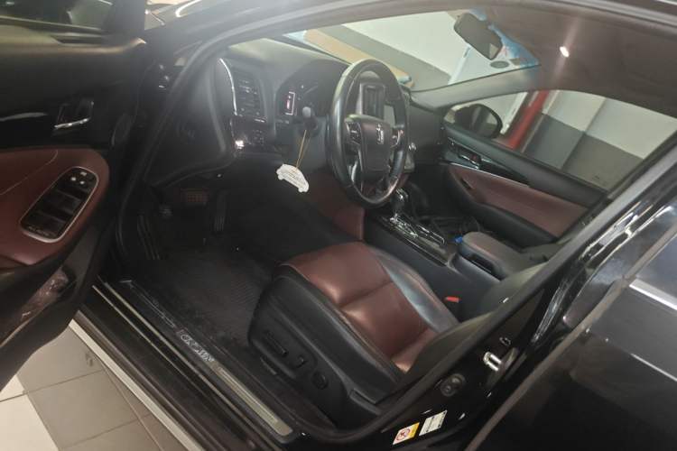 Used Toyota Crown 2018 2.0T Sport Edition Driver Seat