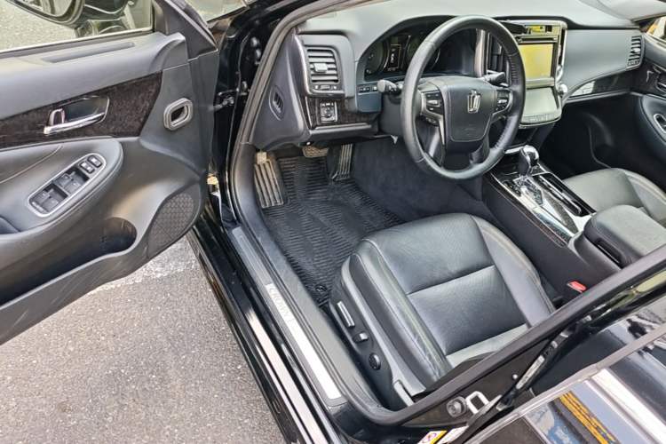 Used Toyota Crown 2018 2.0T Fashion Edition Driver Seat
