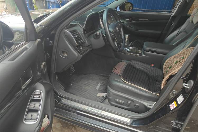 Used Toyota Crown 2018 2.0T Fashion Edition Driver Seat
