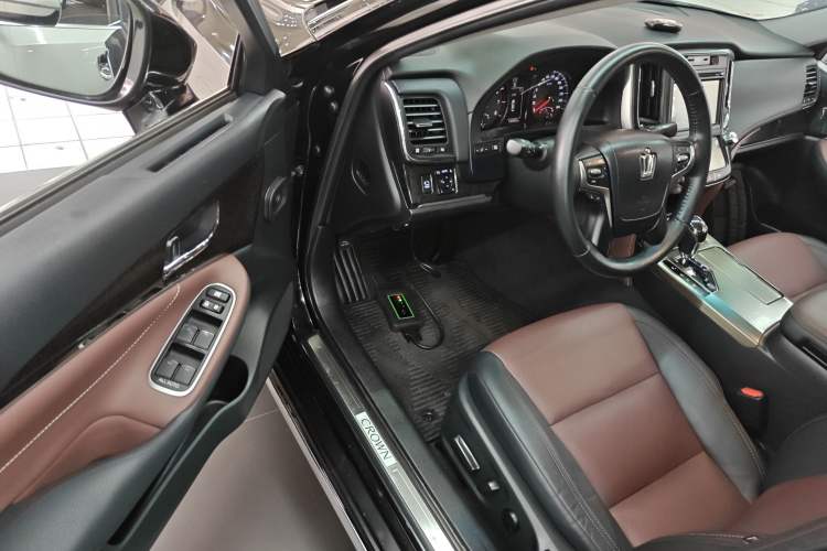 Used Toyota Crown 2018 2.0T Sport Edition Driver Seat
