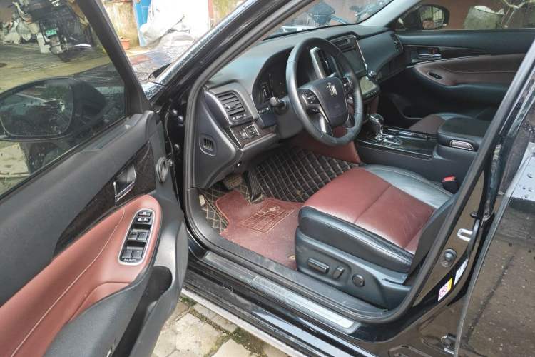 Used Toyota Crown 2018 2.0T Sport Edition Driver Seat