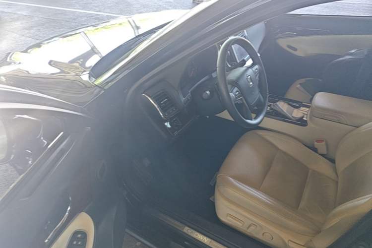 Used Toyota Crown 2018 2.0T Fashion Edition Driver Seat