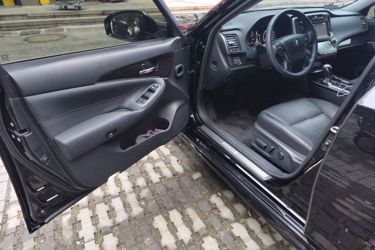 Used Toyota Crown 2018 2.0T Fashion Edition Driver Seat