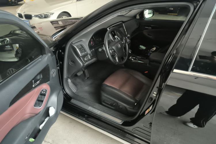 Used Toyota Crown 2018 2.0T Sport Edition Driver Seat