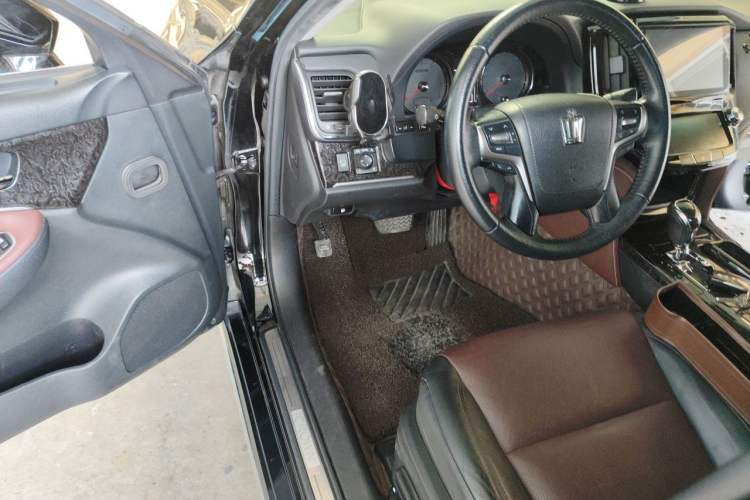 Used Toyota Crown 2018 2.0T Sport Edition Driver Seat