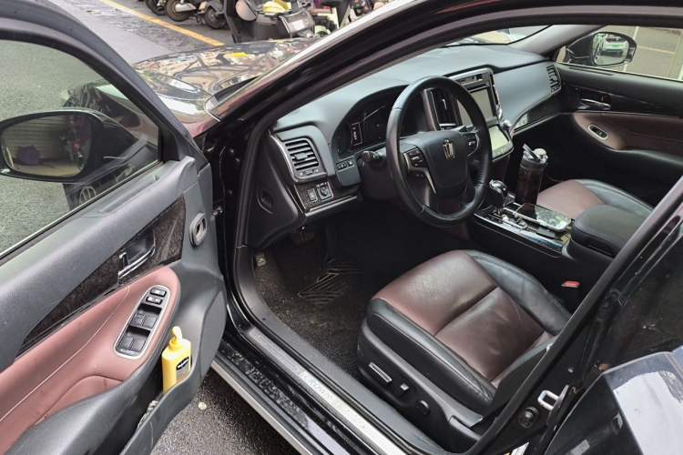 Used Toyota Crown 2018 2.0T Sport Edition Driver Seat
