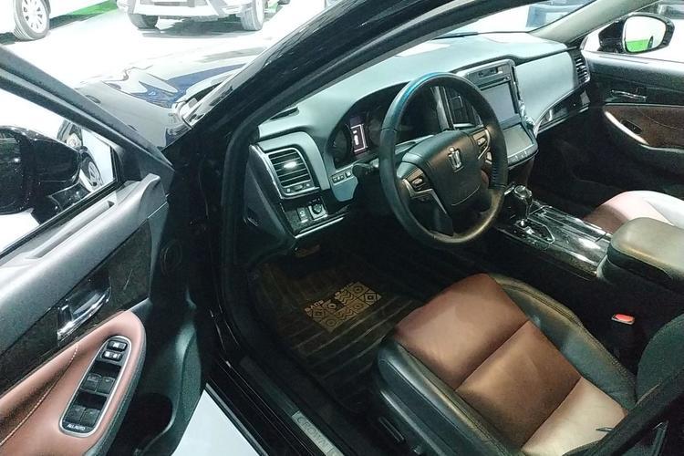 Used Toyota Crown 2018 2.0T Sport Edition Driver Seat