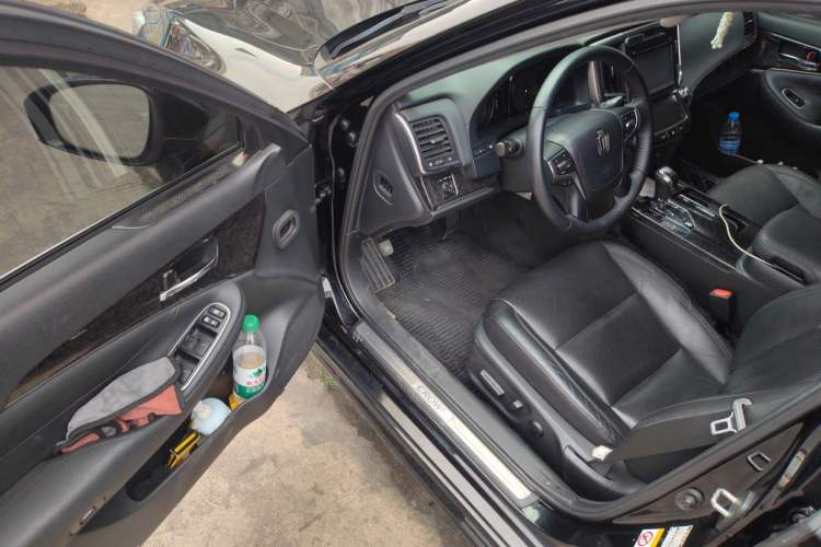 Used Toyota Crown 2018 2.0T Fashion Edition Driver Seat