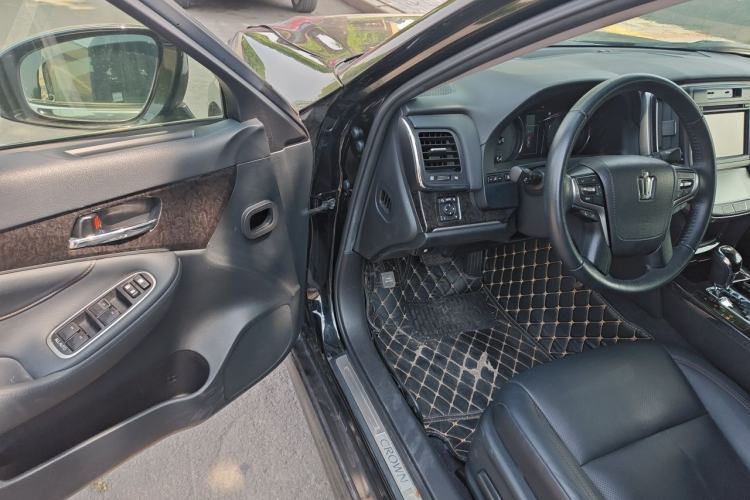 Used Toyota Crown 2018 2.0T Fashion Edition Driver Seat