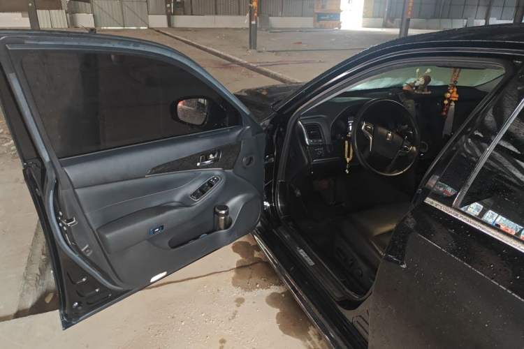 Used Toyota Crown 2018 2.0T Fashion Edition Driver Seat