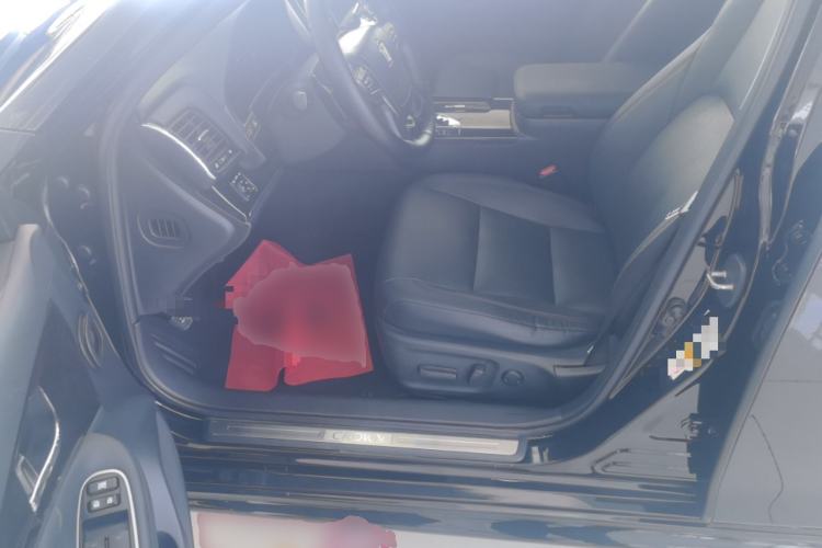 Used Toyota Crown 2018 2.0T Fashion Edition Driver Seat