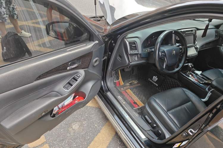 Used Toyota Crown 2018 2.0T Fashion Edition Driver Seat